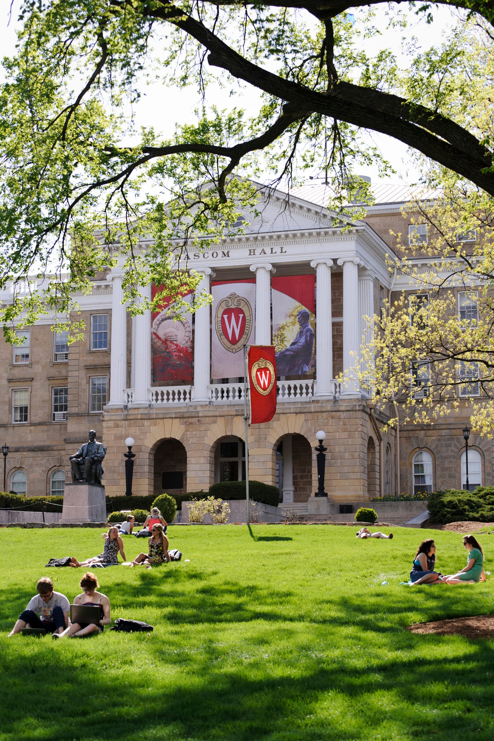 Students on the lawn at Bascom Hill.